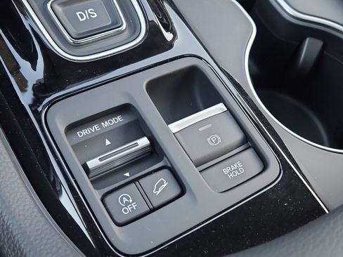 New 2025 Honda Pilot Touring image 17