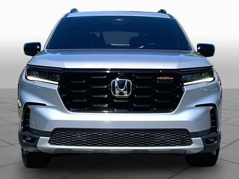 Used 2025 Honda Pilot TrailSport image 4