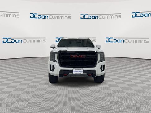 Used 2022 GMC Yukon XL AT4 AWD/4WD image 3