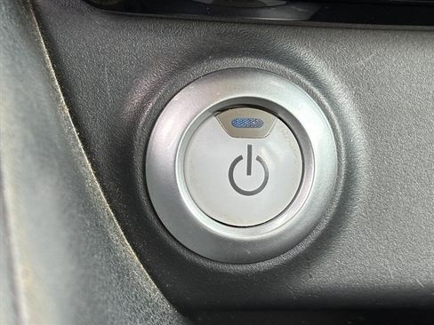 Used 2019 Nissan Leaf SV w/ SV Technology Package image 12