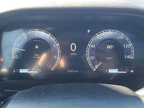 Used 2023 Jeep Grand Cherokee L Limited image 13