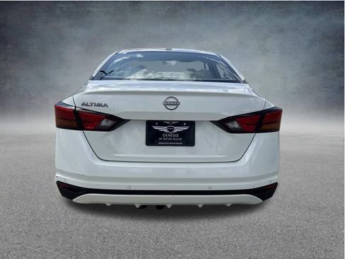 Used 2025 Nissan Altima 2.5 SV FWD image 8