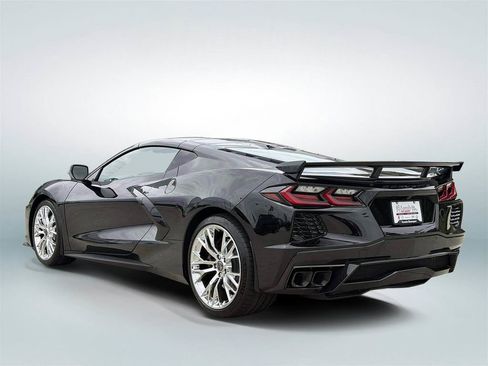 Used 2025 Chevrolet Corvette Stingray Preferred Cpe w/ Z51 Performance Package RWD image 4