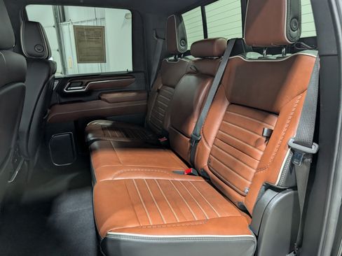 Used 2024 GMC Sierra 3500 Denali Ultimate AWD/4WD image 18