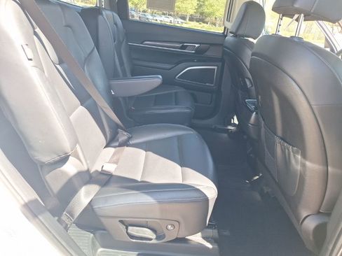 Used 2025 Kia Telluride S image 28