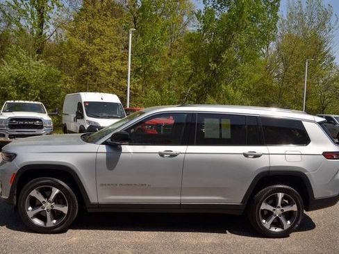 Used 2023 Jeep Grand Cherokee L Limited w/ Rear Seat Video Group I AWD/4WD image 5