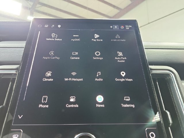 Used 2025 GMC Yukon Denali RWD image 30