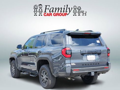 Certified 2025 Toyota 4Runner SR5 AWD/4WD image 3