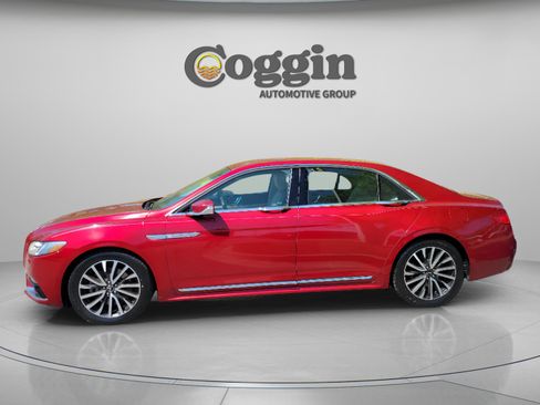 Used 2017 Lincoln Continental Select FWD image 2