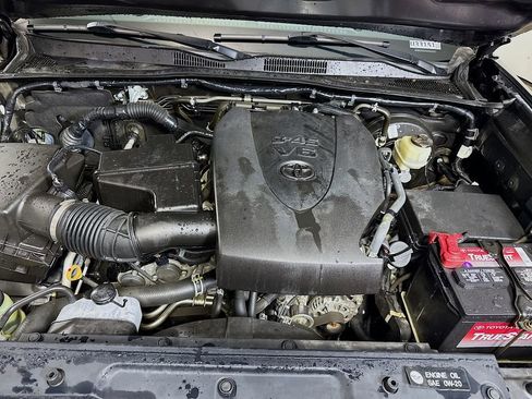 Used 2018 Toyota Tacoma TRD Sport w/ TRD Premium Sport Package image 30