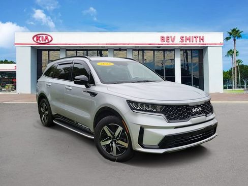 Certified 2022 Kia Sorento S FWD image 1