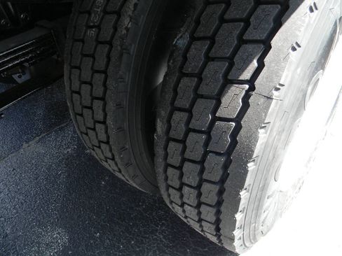 Used 2023 Ford F650 2WD Regular Cab Super Duty image 11