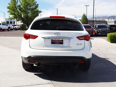 Used 2017 INFINITI QX70 AWD w/ Premium Package image 5