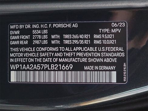 Used 2023 Porsche Macan image 40