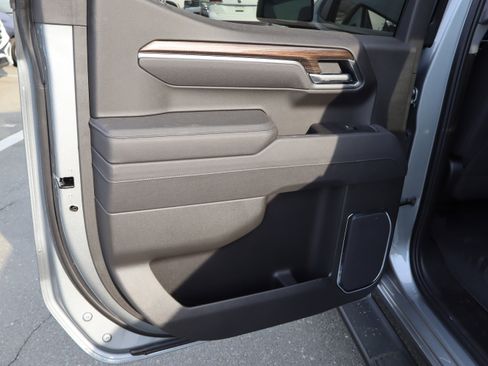 Used 2025 Chevrolet Silverado 1500 LT Trail Boss w/ Convenience Package II image 32