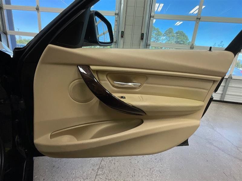 Used 2015 BMW 335i xDrive Sedan w/ Premium Package AWD/4WD image 29