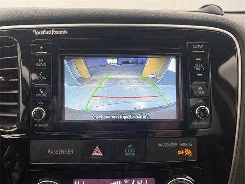 Used 2016 Mitsubishi Outlander GT image 18