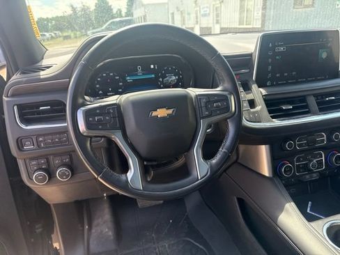 Used 2022 Chevrolet Suburban LT AWD/4WD image 15
