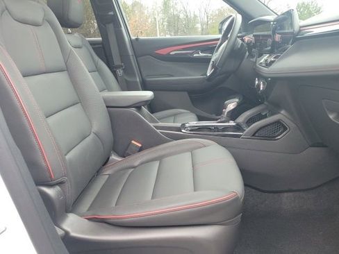 Certified 2025 Chevrolet TrailBlazer RS w/ Convenience Package AWD/4WD image 16