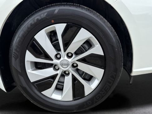 Certified 2025 Nissan Altima 2.5 S FWD image 32