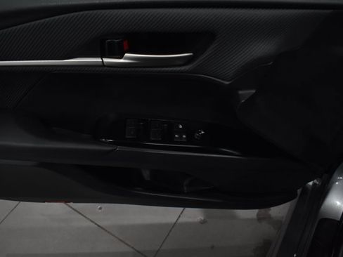 Used 2025 Toyota Camry SE image 33