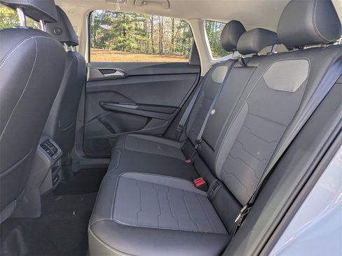 New 2026 Volkswagen Taos SE image 14