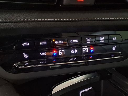 Used 2023 Buick Envision Essence FWD image 6