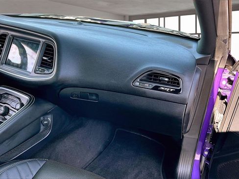 Used 2016 Dodge Challenger SRT image 17