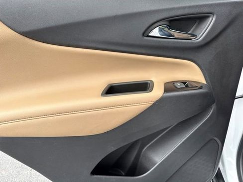 Used 2023 Chevrolet Equinox Premier FWD image 22