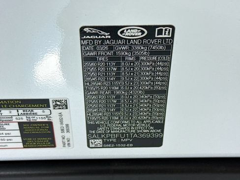New 2026 Land Rover Range Rover Long Wheelbase SE AWD/4WD image 33