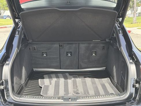 Used 2022 Porsche Macan image 31