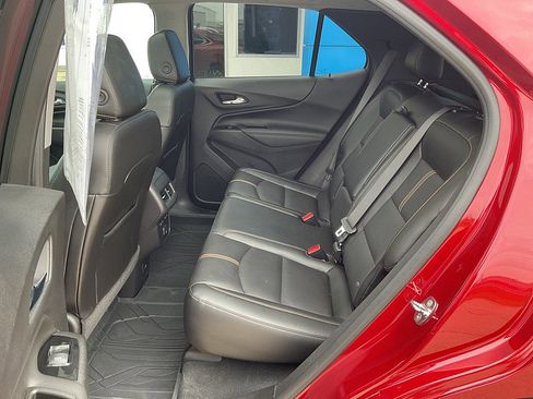 Used 2022 Chevrolet Equinox Premier AWD/4WD image 16