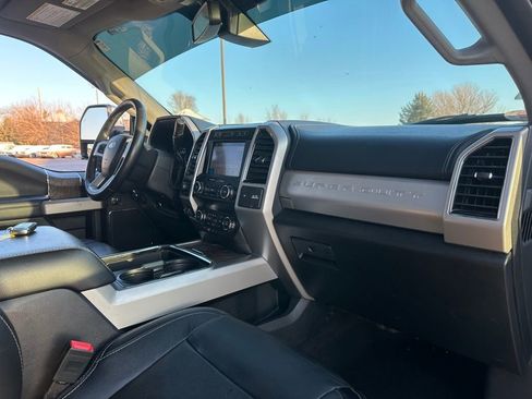 Used 2019 Ford F250 Lariat w/ Lariat Ultimate Package image 29