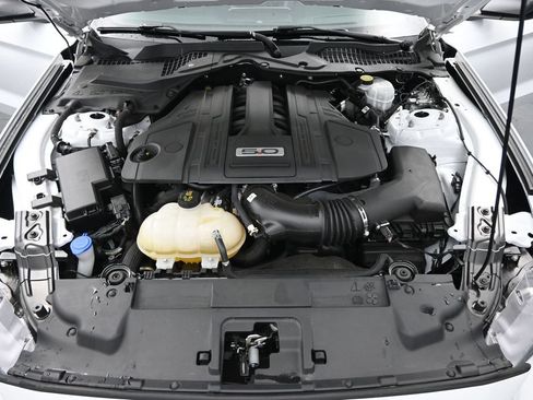 Used 2022 Ford Mustang GT Premium w/ Black Accent Package RWD image 32