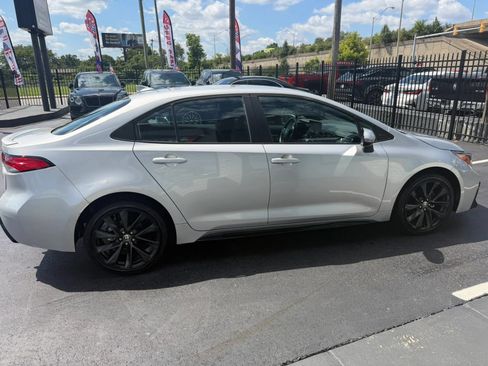 Used 2023 Toyota Corolla SE FWD image 9