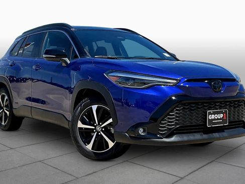 Used 2024 Toyota Corolla Cross XSE w/ Convenience Package image 3