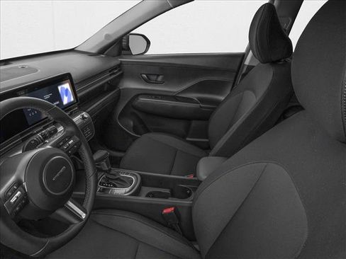 Used 2025 Hyundai Kona SEL AWD/4WD image 6