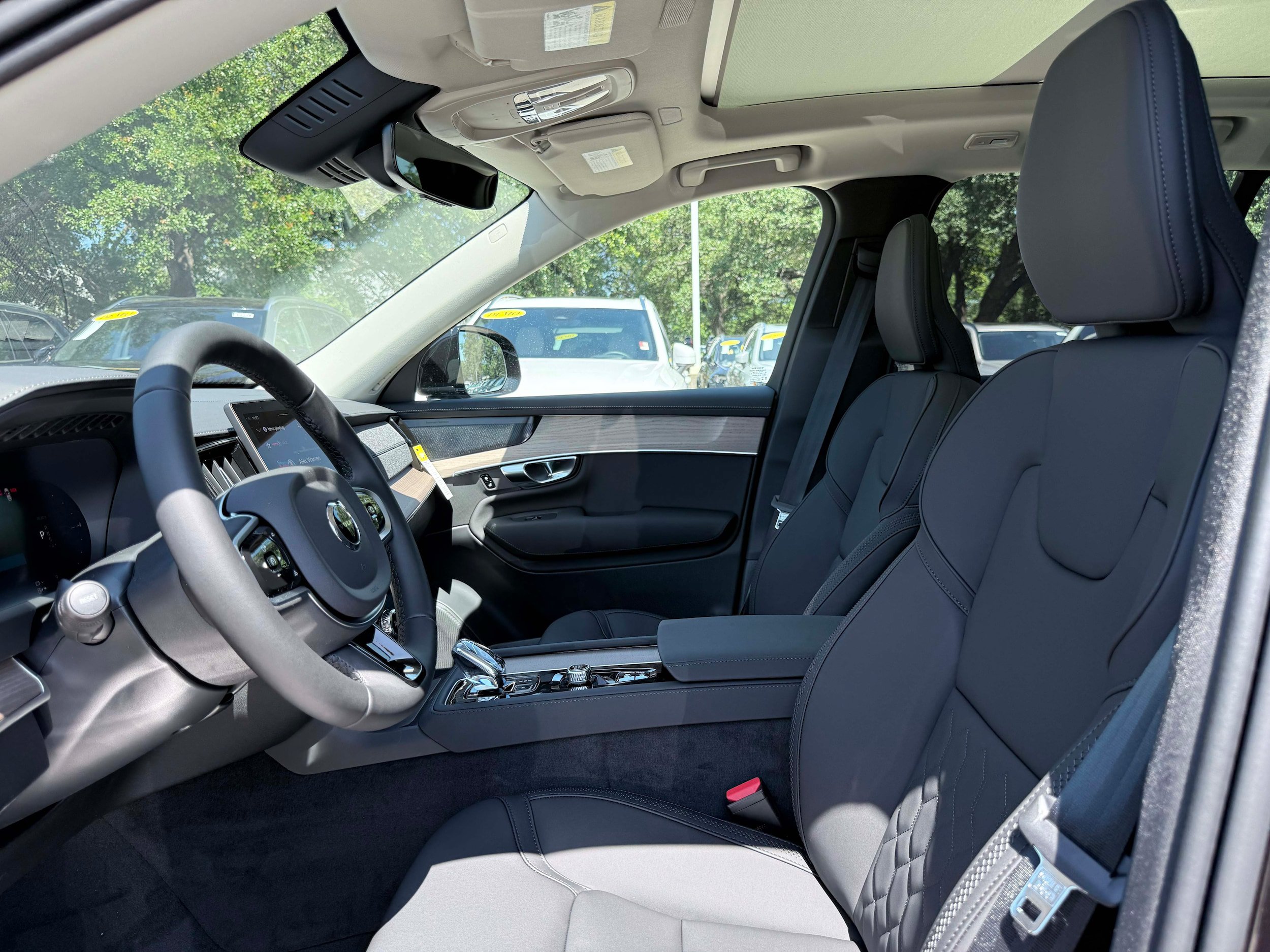 New 2026 Volvo XC90 T8 Plus AWD/4WD image 13