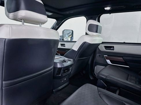 Used 2025 Toyota Sequoia Capstone AWD/4WD image 36