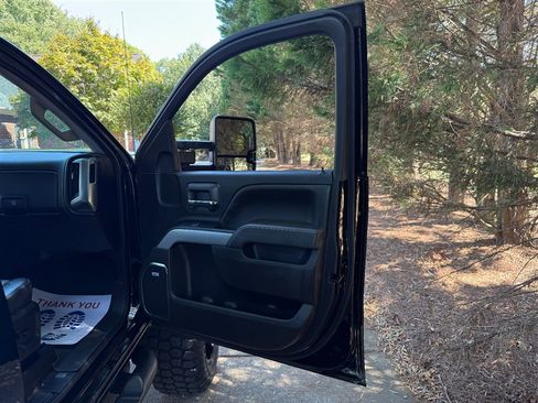 Used 2017 Chevrolet Silverado 2500 LTZ image 69