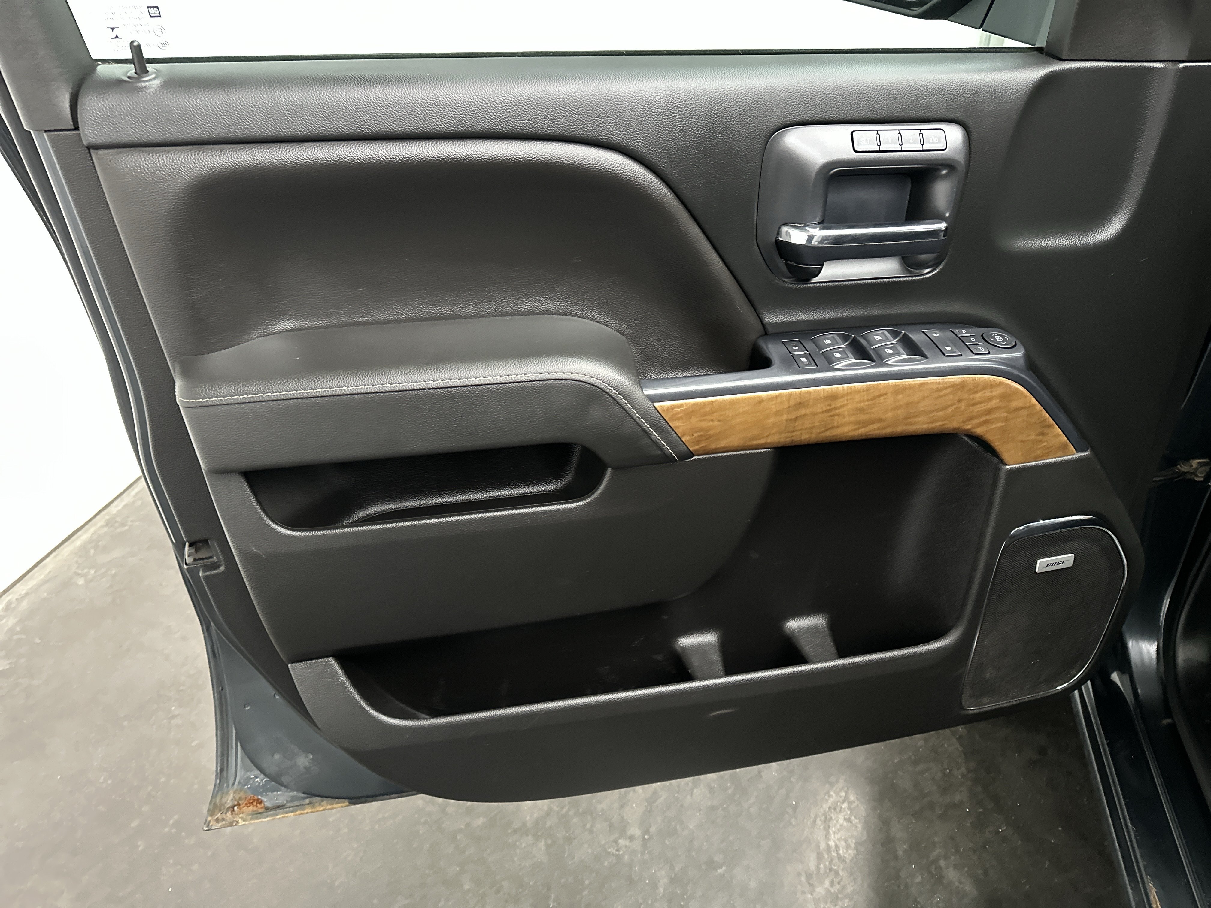 Used 2018 Chevrolet Silverado 1500 LTZ w/ Sport Package AWD/4WD image 21