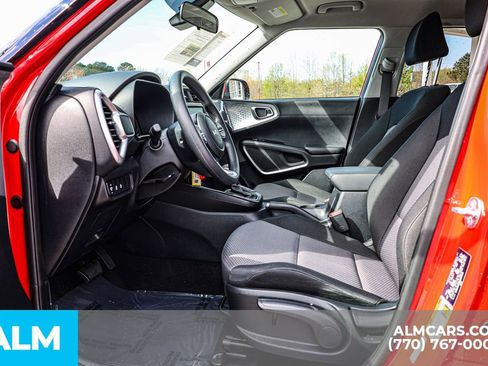 Used 2025 Kia Soul LX FWD image 19