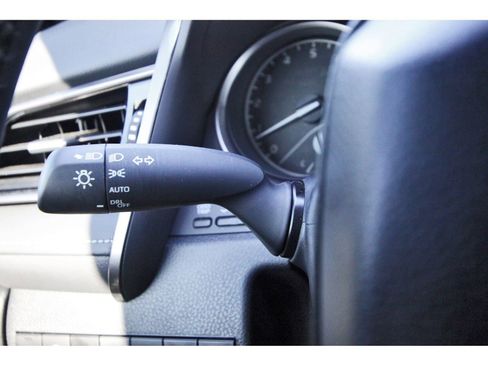 Used 2024 Toyota Camry SE image 20