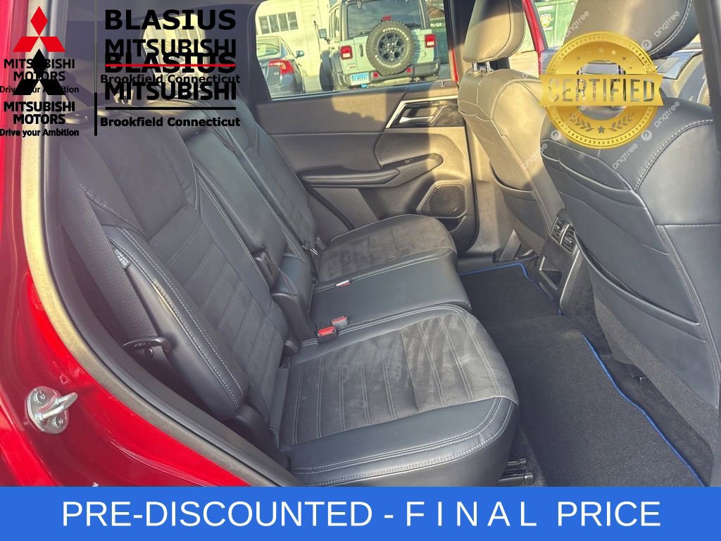 Used 2023 Mitsubishi Outlander 4WD Plug-In Hybrid image 39