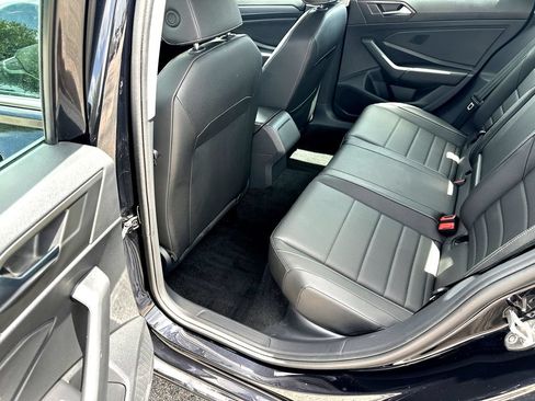 Certified 2024 Volkswagen Jetta SE FWD image 25