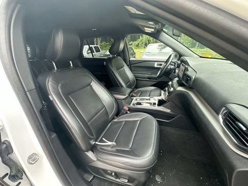Used 2020 Ford Explorer XLT w/ Equipment Group 202A AWD/4WD image 29