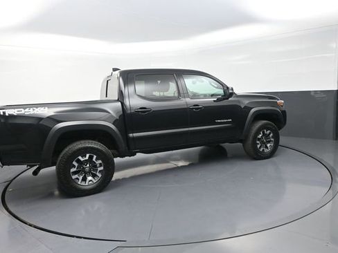 Used 2021 Toyota Tacoma TRD Off-Road AWD/4WD image 15