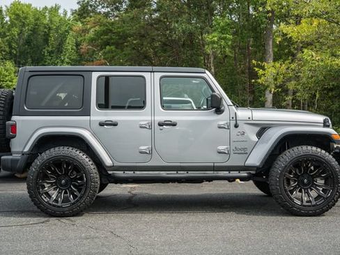 Used 2020 Jeep Wrangler Unlimited Sahara AWD/4WD image 4