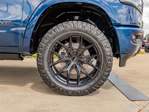 Used 2024 RAM 1500 Limited image 12