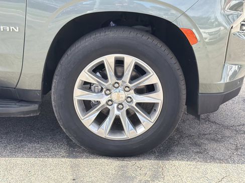 Used 2023 Chevrolet Suburban Premier image 34